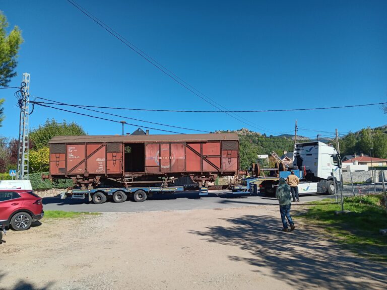 Vagón siendo transportado